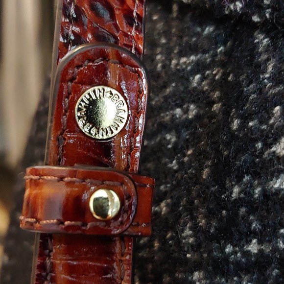 Host Pick BRAHMIN AMELIA CROC EMBOSSED CROSSBODY - Picture 3 of 17